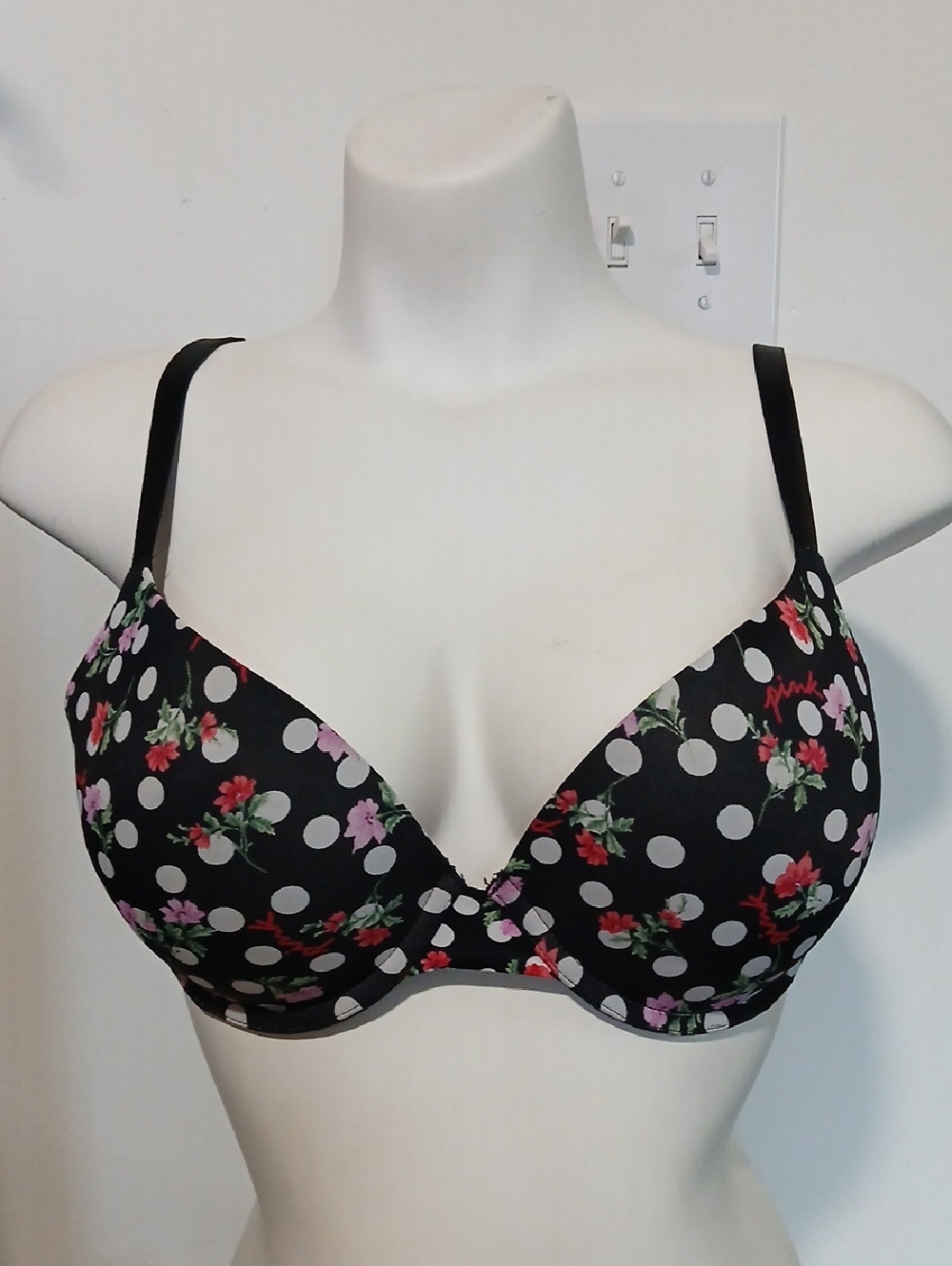 VS PINK Wear Everywhere Push Up Floral Polka Dot Underwire Feminine Sexy Bra